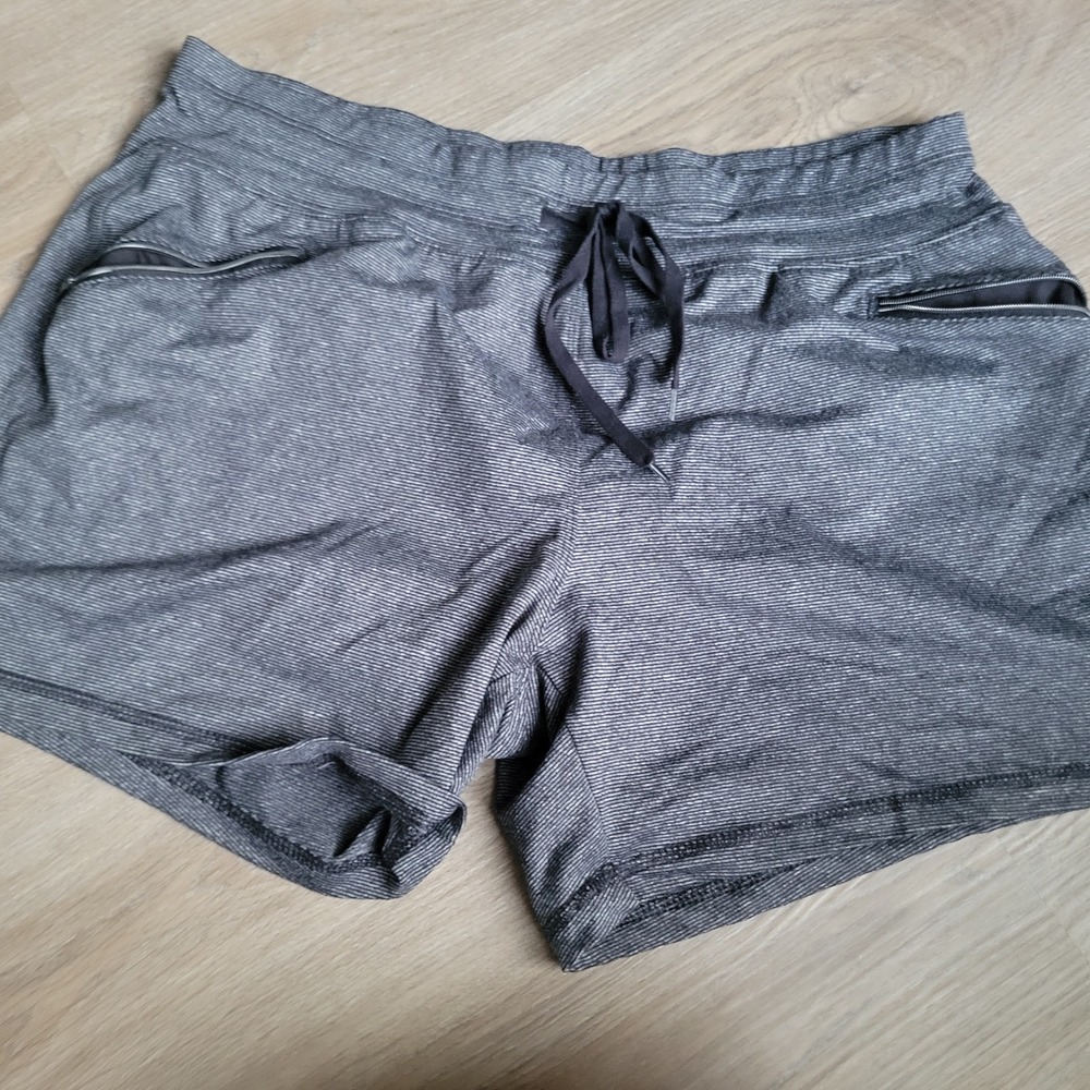 Avia Women Athletic Shorts L Gray Space Dye‎ Spandex Activewear Zipper Pockets